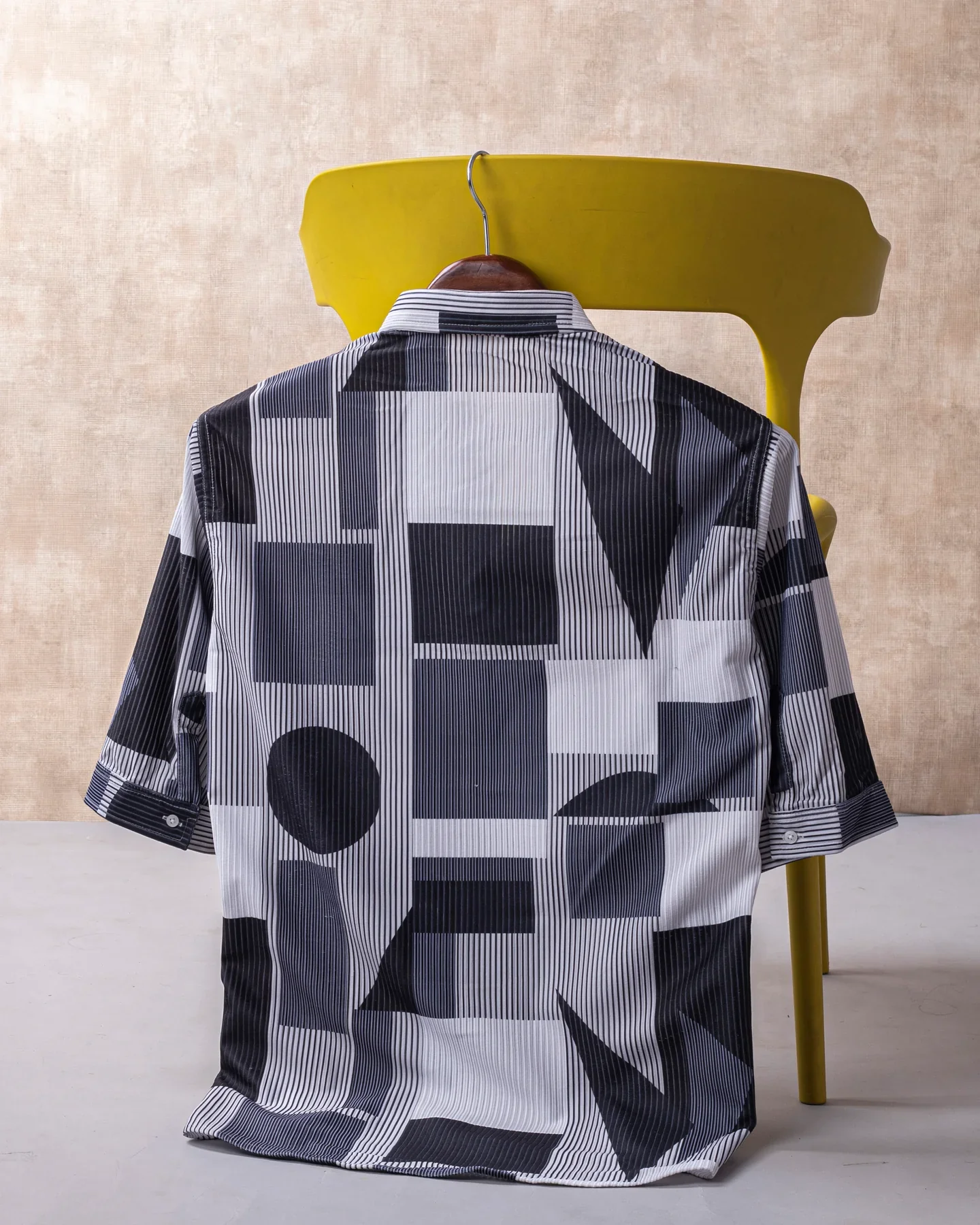 GREY WITH WHITE SQUARE AND CIRCLE POP-CORN SHIRT - Image 3