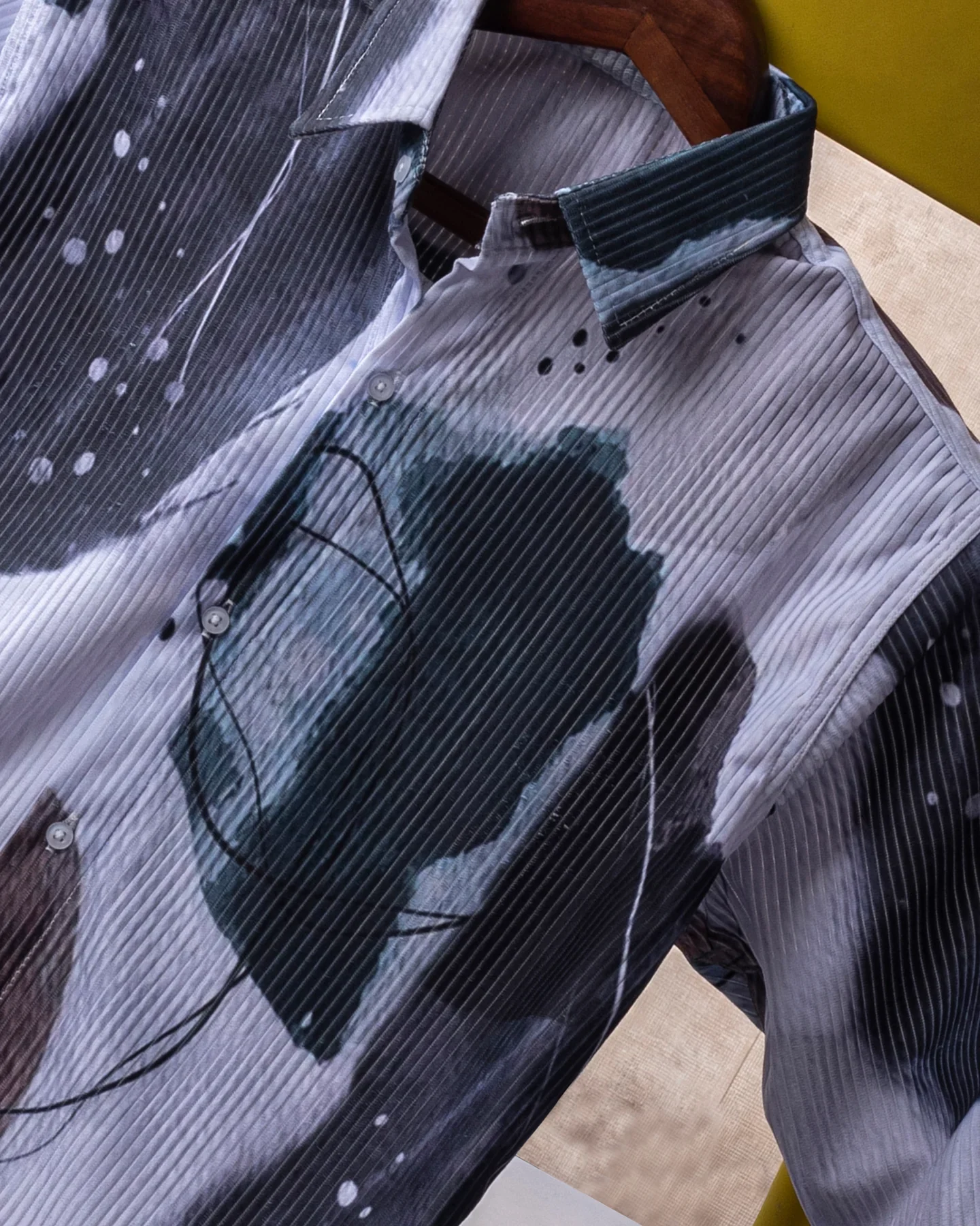 INCOMPARABLE MULTI COLOUR ABSTRACT PRINT SHIRT - Image 4