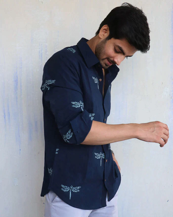 NAVY BLUE DRAGONFLY BLOCK-PRINTED MEN'S SHIRT - Image 3